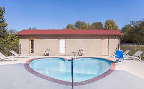 Travelodge By Wyndham Clarksville